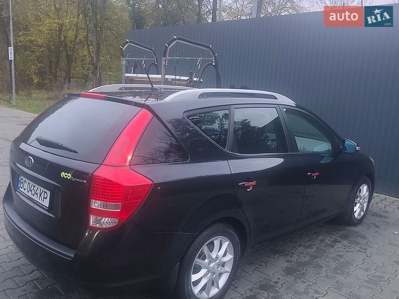 Универсал Kia Ceed 2010 в Дрогобыче