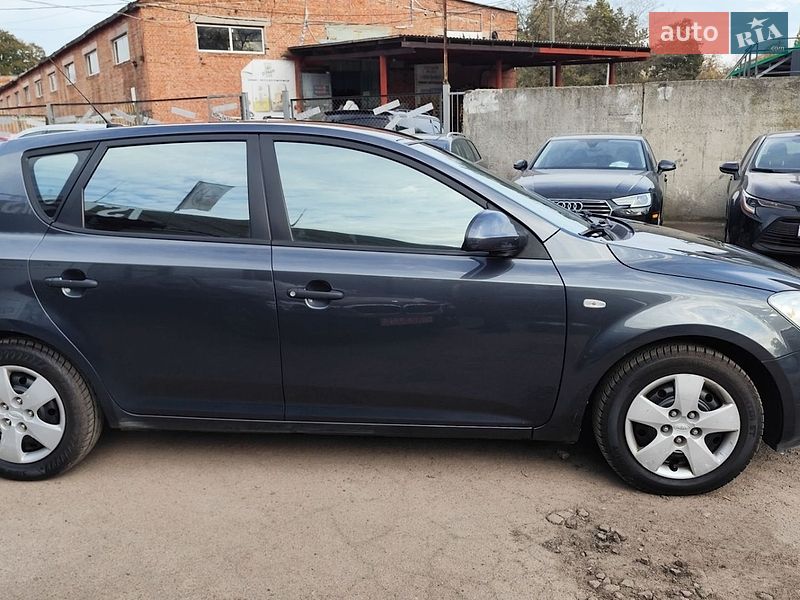 Хэтчбек Kia Ceed 2008 в Чернигове
