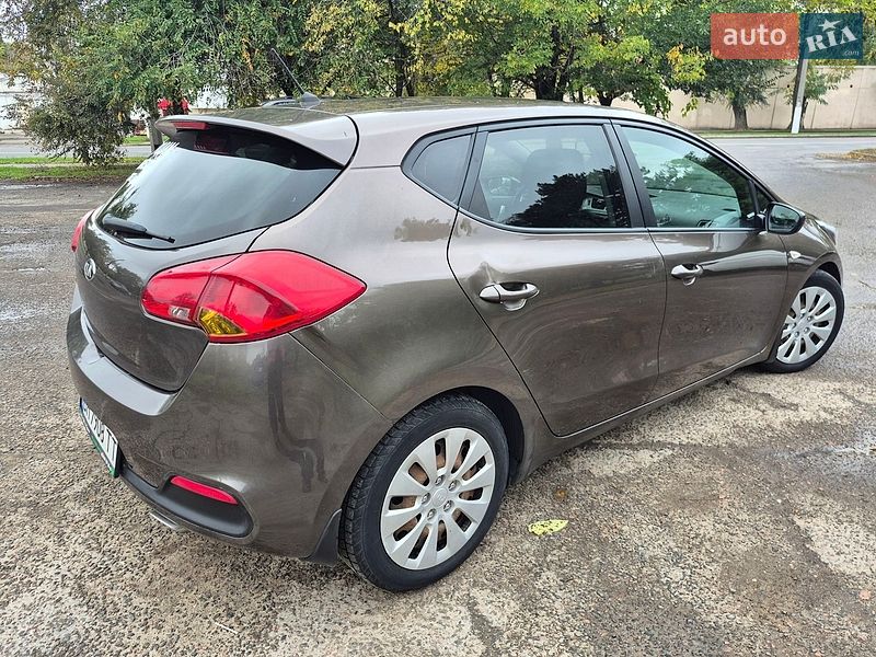 Хэтчбек Kia Ceed 2012 в Одессе