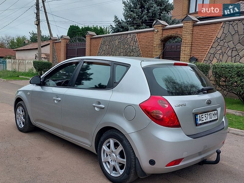 Хэтчбек Kia Ceed 2007 в Кривом Роге