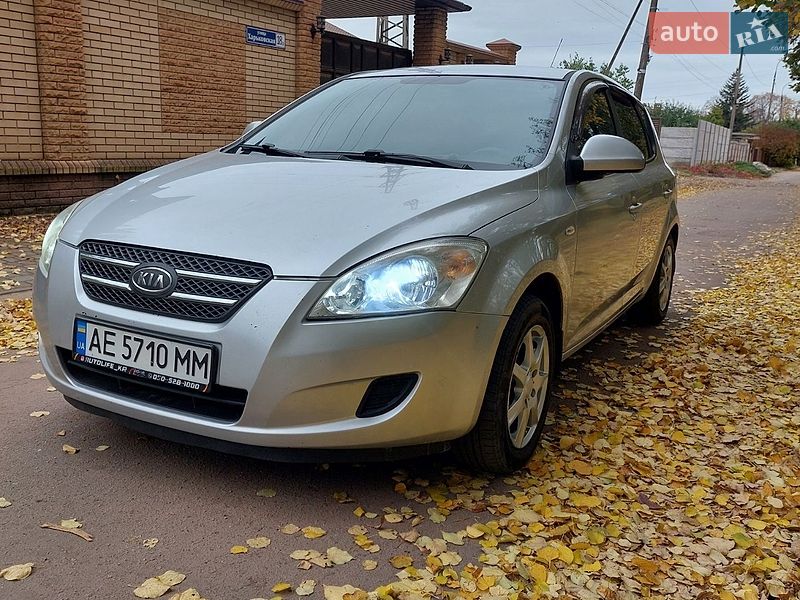 Хэтчбек Kia Ceed 2007 в Кривом Роге