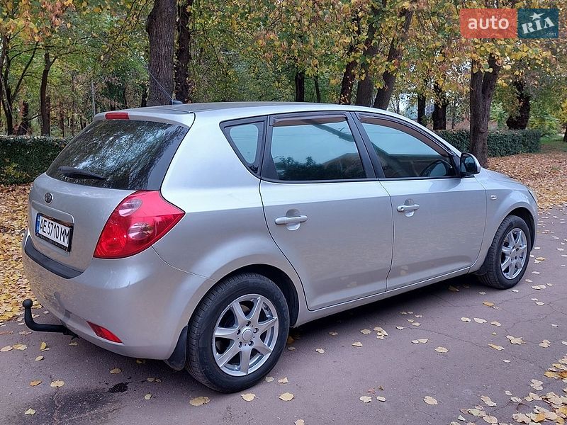 Хэтчбек Kia Ceed 2007 в Кривом Роге