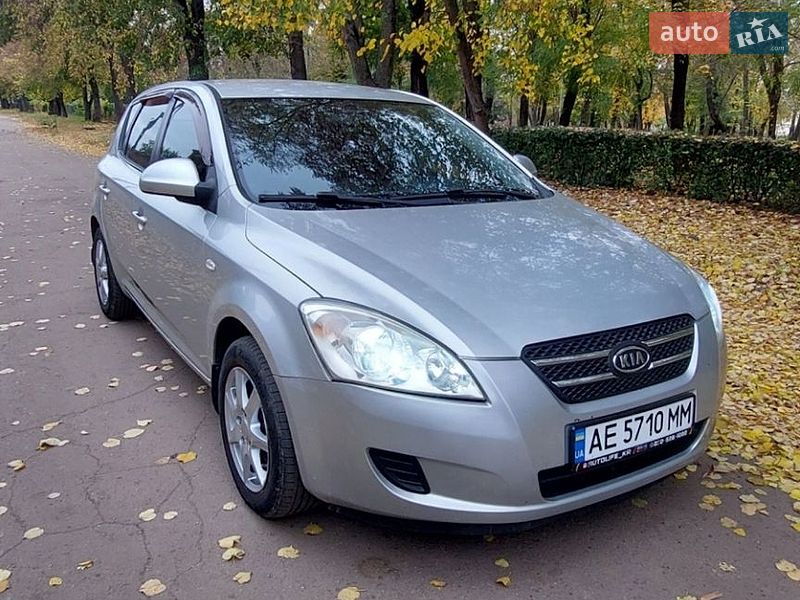 Хэтчбек Kia Ceed 2007 в Кривом Роге