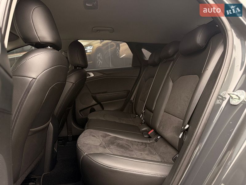 Хэтчбек Kia Ceed 2023 в Киеве
