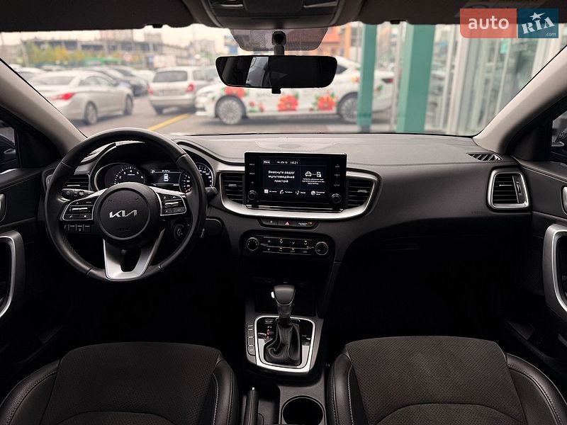 Хэтчбек Kia Ceed 2023 в Киеве