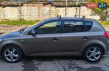 Хэтчбек Kia Ceed 2008 в Никополе
