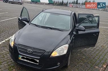 Хэтчбек Kia Ceed 2008 в Ужгороде
