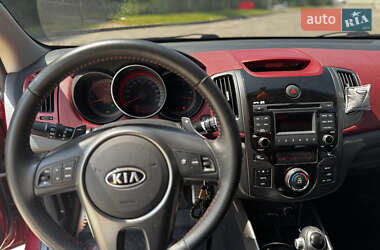 Купе Kia Cerato Koup 2012 в 