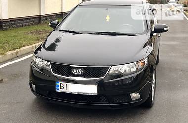 Седан Kia Cerato 2010 в Полтаве