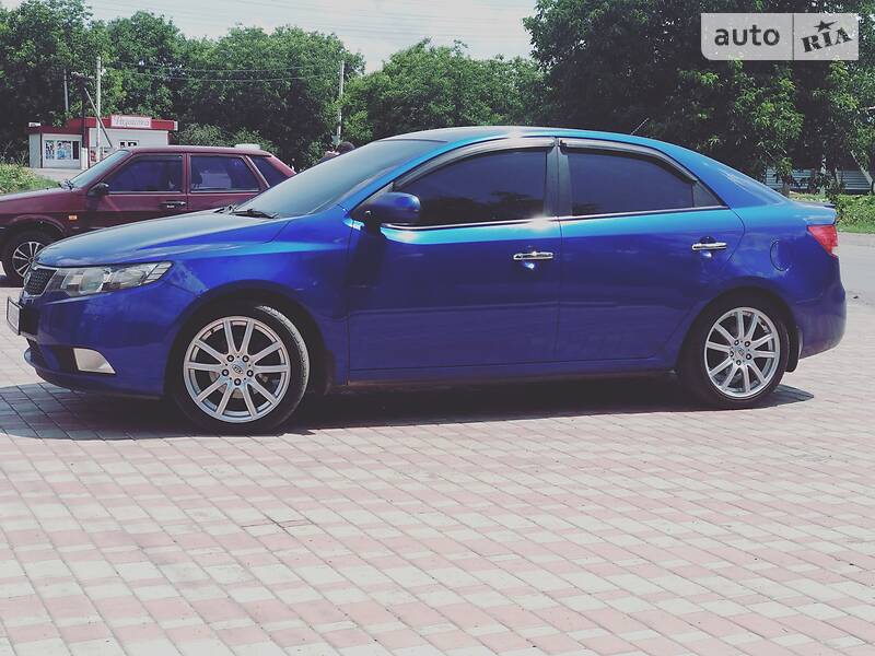 Седан Kia Cerato 2011 в Волновахе