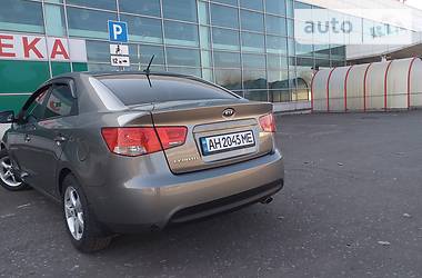 Седан Kia Cerato 2011 в 