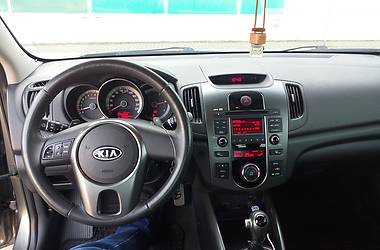 Седан Kia Cerato 2011 в 