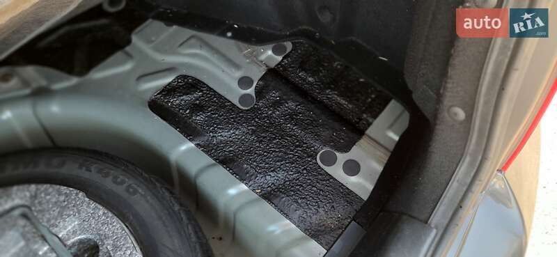 Седан Kia Cerato 2005 в Ужгороде