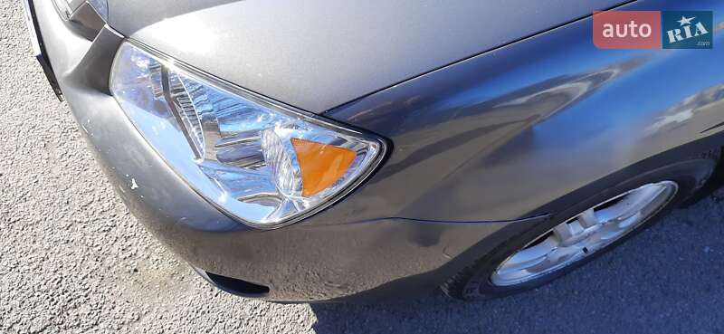 Седан Kia Cerato 2005 в Ужгороде