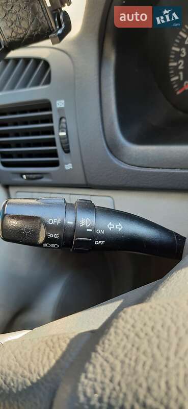 Седан Kia Cerato 2005 в Ужгороде