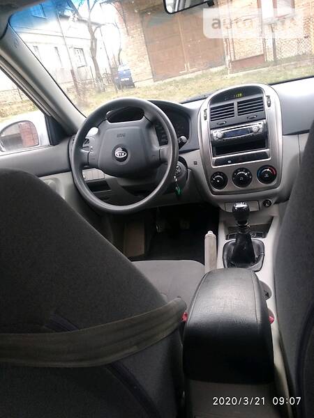 Хетчбек Kia Cerato 2006 в Дубні