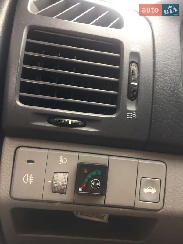 Седан Kia Cerato 2007 в Луцке