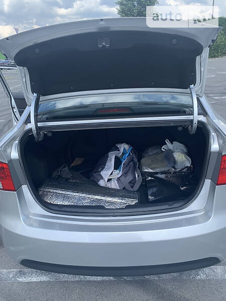 Седан Kia Cerato 2010 в Києві