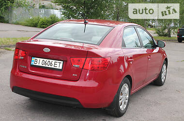 Седан Kia Cerato 2013 в Кременчуге