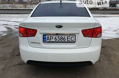 Седан Kia Cerato 2011 в Запорожье