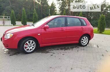 Седан Kia Cerato 2005 в Бучаче