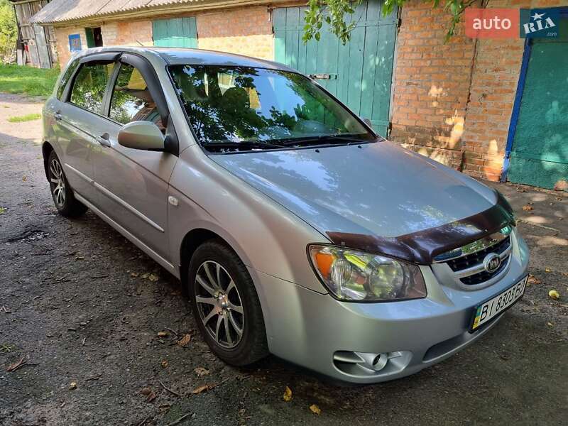 Хетчбек Kia Cerato 2006 в Гадячі