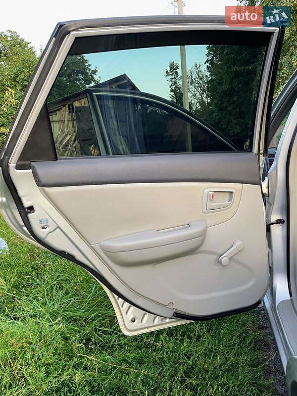 Хетчбек Kia Cerato 2006 в Гадячі