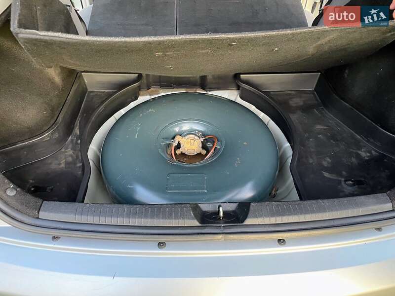 Хетчбек Kia Cerato 2006 в Гадячі