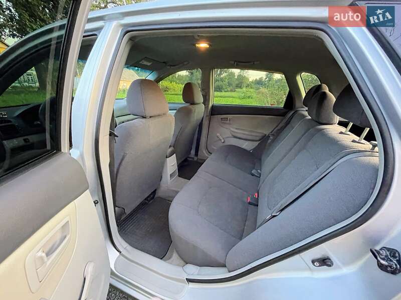 Хетчбек Kia Cerato 2006 в Гадячі