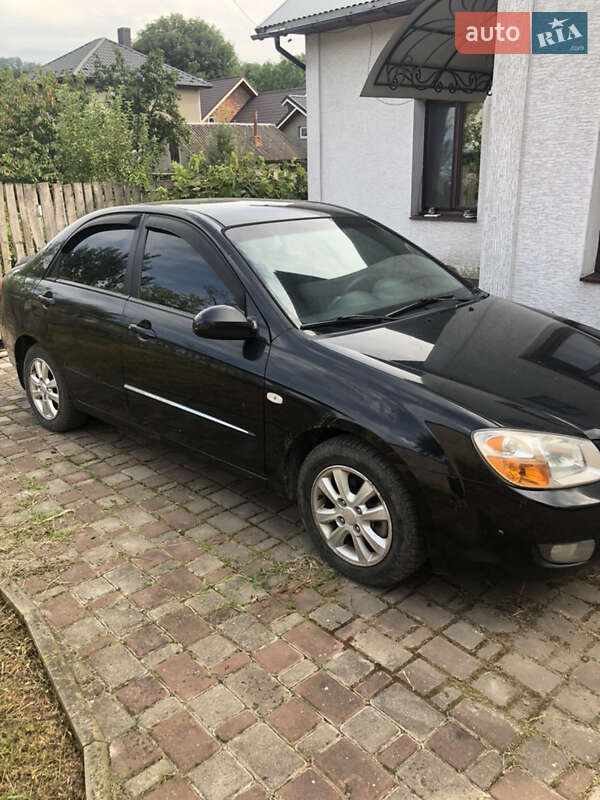 Седан Kia Cerato 2006 в Чернівцях