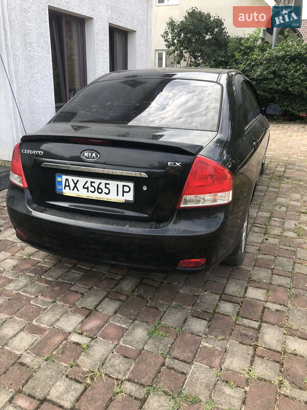 Седан Kia Cerato 2006 в Чернівцях