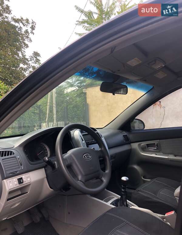 Седан Kia Cerato 2006 в Чернівцях