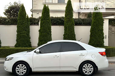 Седан Kia Cerato 2011 в 