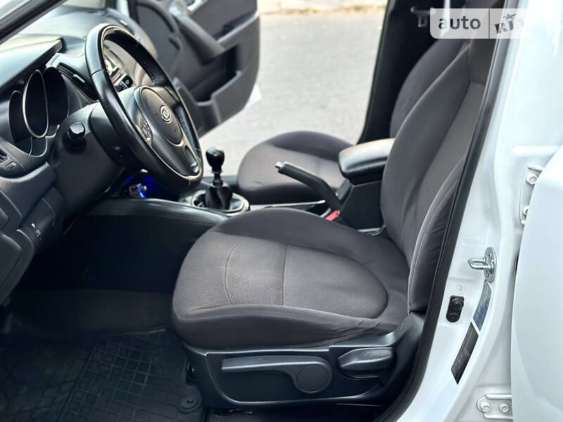 Седан Kia Cerato 2011 в Одессе