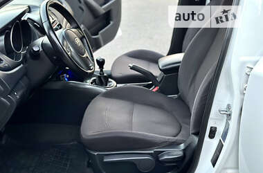 Седан Kia Cerato 2011 в 