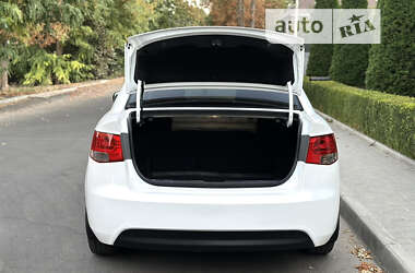 Седан Kia Cerato 2011 в 