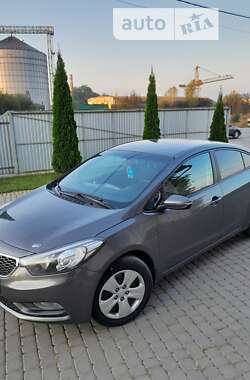 Седан Kia Cerato 2013 в Рогатине