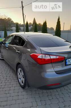 Седан Kia Cerato 2013 в 