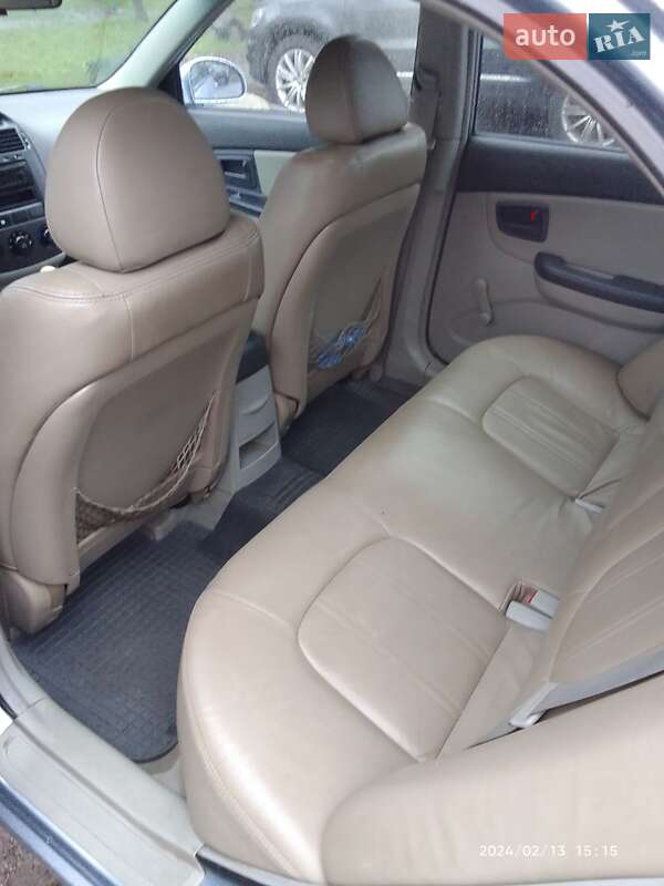 Седан Kia Cerato 2005 в Смілі фото 6 Седан Kia Cerato 2005 в Смілі