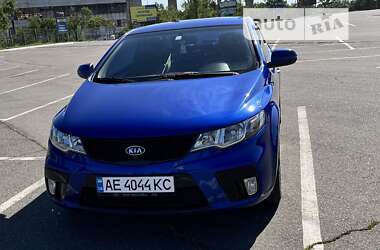 Купе Kia Cerato 2011 в 