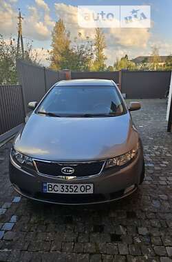 Седан Kia Cerato 2011 в Стебнику