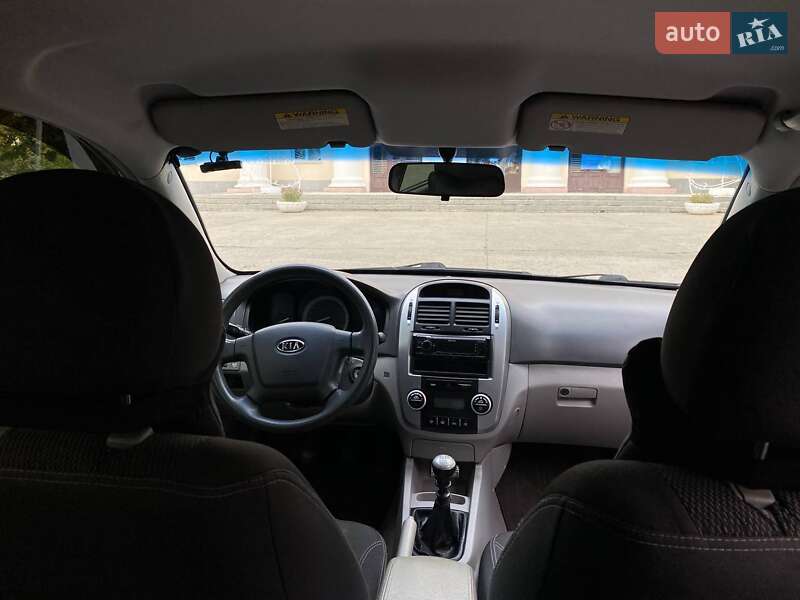 Седан Kia Cerato 2006 в Днепре
