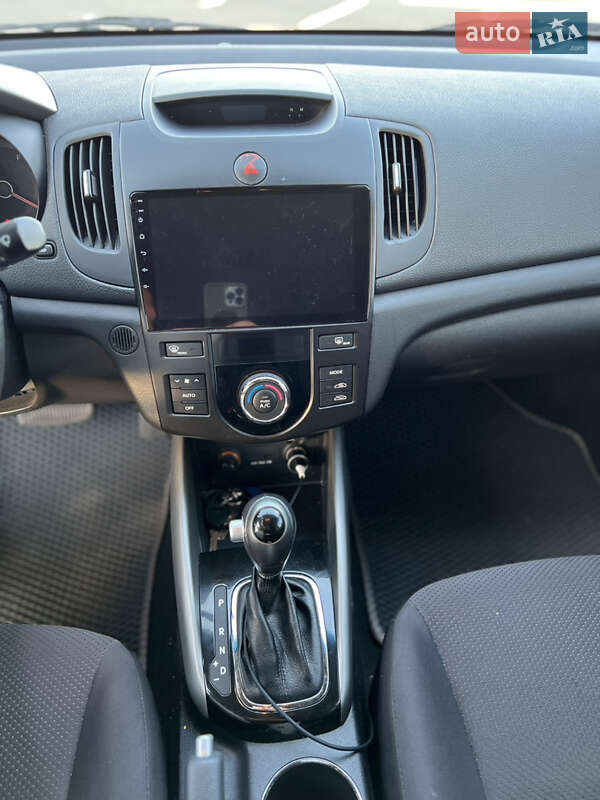 Седан Kia Cerato 2012 в Софіївській Борщагівці
