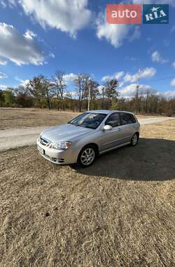 Хетчбек Kia Cerato 2005 в Кропивницькому