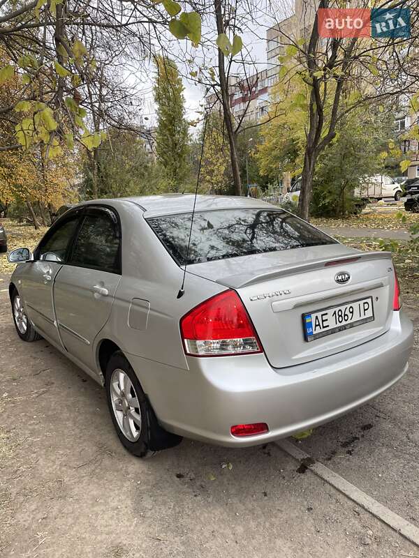 Седан Kia Cerato 2007 в Кривому Розі