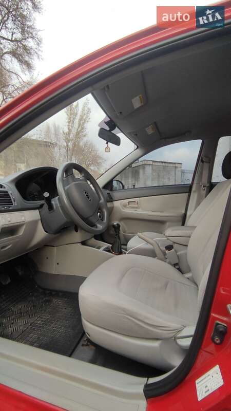 Седан Kia Cerato 2008 в Каменском