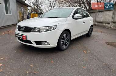 Седан Kia Cerato 2011 в Киеве