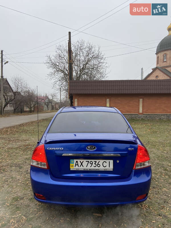 Седан Kia Cerato 2009 в Краснограде