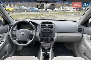 Седан Kia Cerato 2006 в Киеве