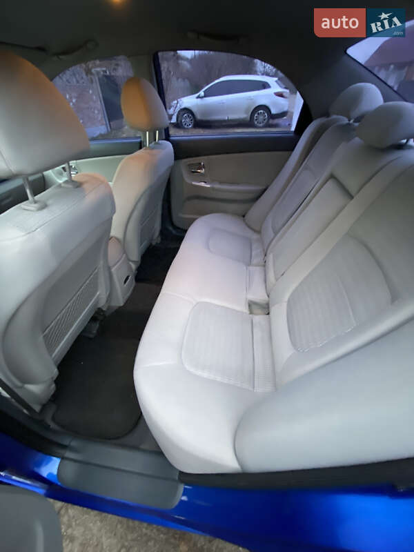 Седан Kia Cerato 2009 в Краснограде